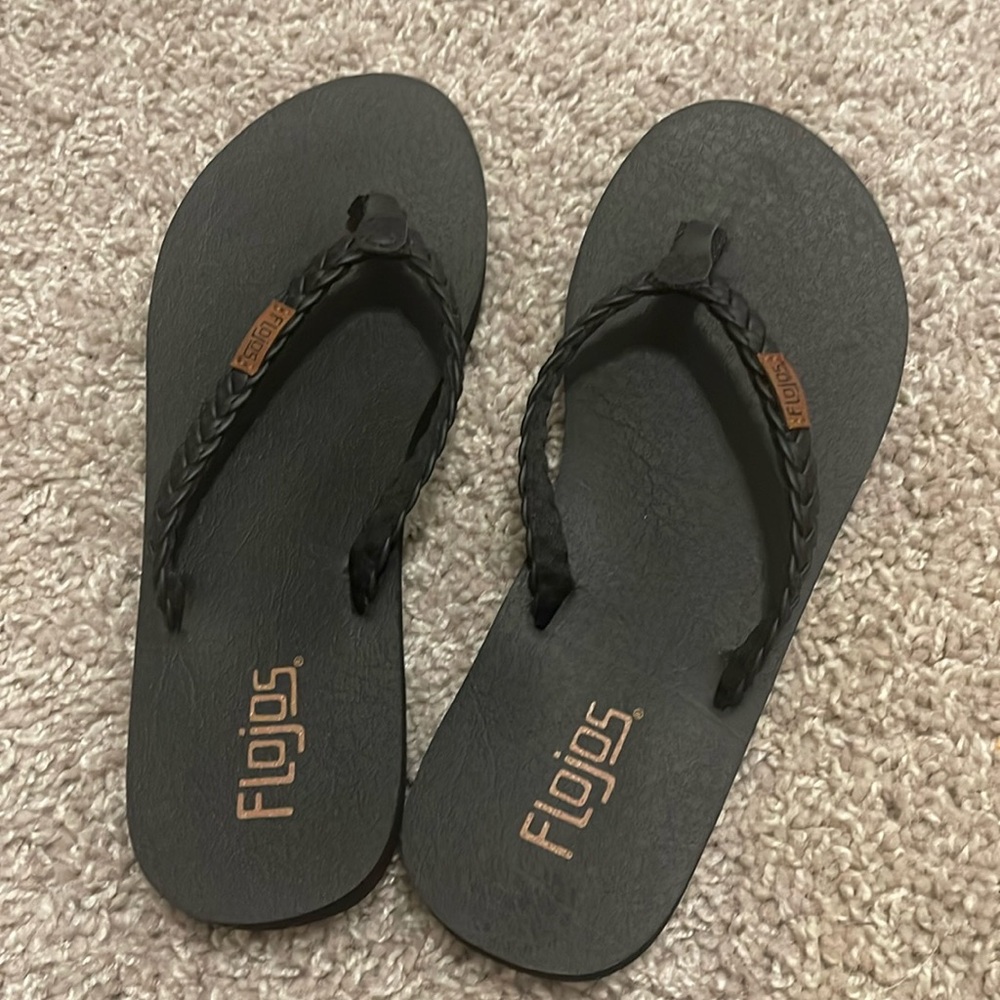 Flojos sandals